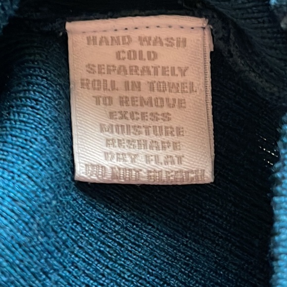 Top - Picture 4 of 4